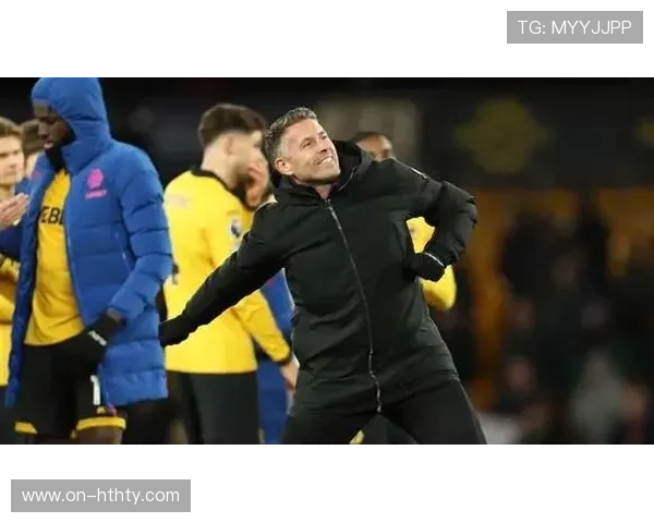 狼队球迷高呼“我们回来了”，主场首胜燃保级希望